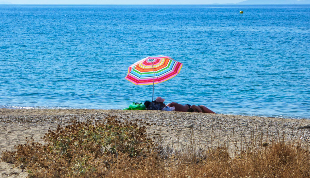 Καιρός: Καλά νέα για όσους συνεχίζουν τα μπάνια στη θάλασσα – Το στίγμα για τις επόμενες ημέρες