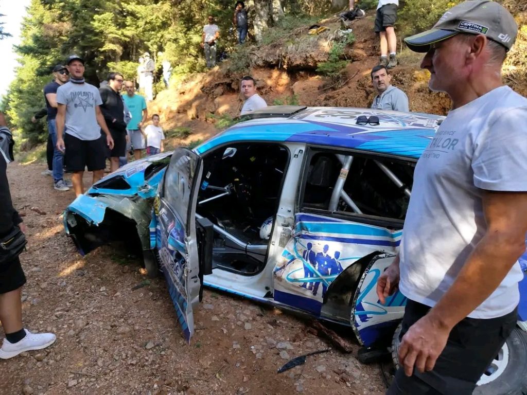 Rally Acropolis: Σοβαρό ατύχημα για τους Αθανασούλα – Ζακχαίο στην Άνω Παύλιανη