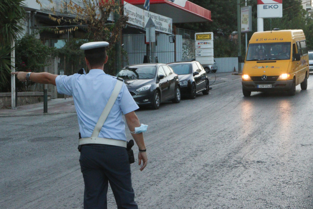 Θεσσαλονίκη: Οδηγούσε σχολικό λεωφορείο χωρίς δίπλωμα – Είχε καταναλώσει και αλκοόλ