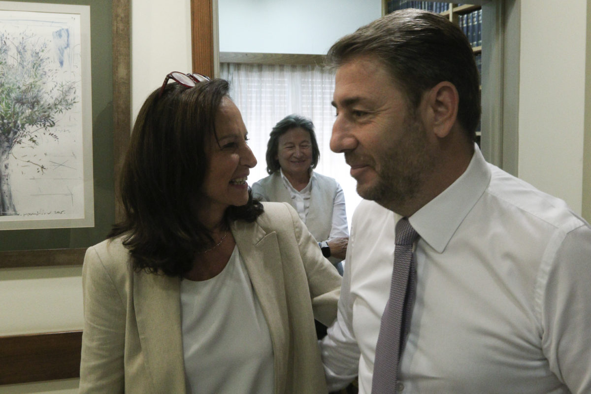 PASOK: Changes and redistribution of roles are being prepared – Androulakis met with Diamantopoulou
 –