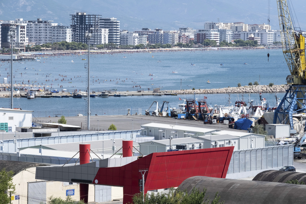 Στα δυο ιταλικά κέντρα της βόρειας Αλβανίας οι πρώτοι αιτούντες άσυλο