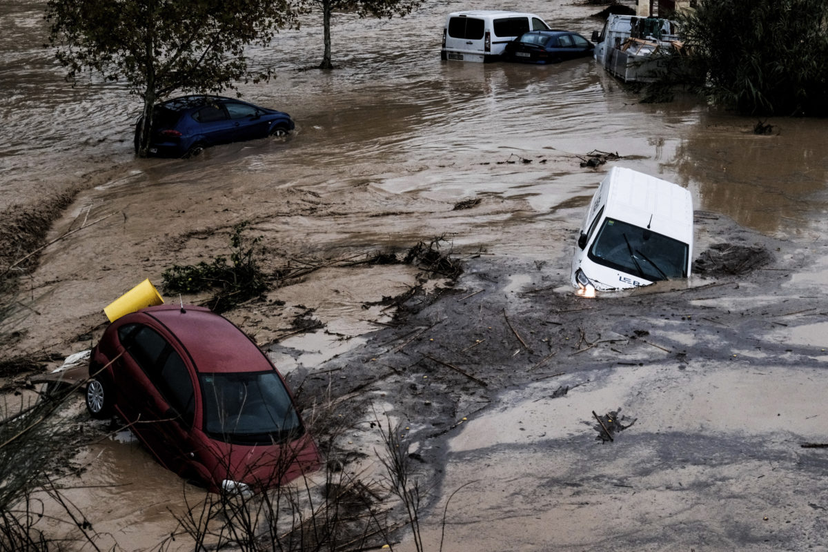 Spain: Floods from torrential rains – At least four missing (Videos)
 –