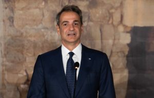 Μητσοτάκης: Διαφημίζει τα έξτρα «προνόμια» των στρατιωτικών σχολών και το «κοινωνικό πρόσημο» στον προϋπολογισμό