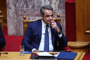 ΣΥΡΙΖΑ: Αυτός ο Μητσοτάκης δεν μπορεί να ξεγλιστρήσει από τη χυδαιότητα και την πραγματικότητα