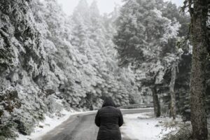 Κακοκαιρία «Bora»: Βροχές, καταιγίδες και πυκνή χιονόπτωση &#8211; Ποιες περιοχές θα ντυθούν στα λευκά (Live)