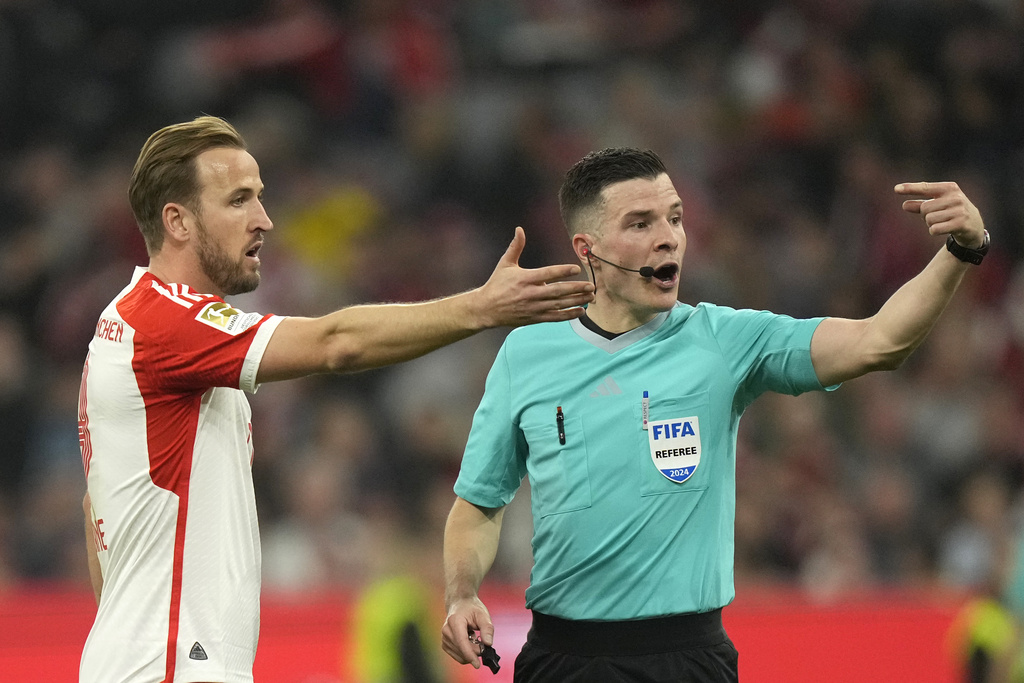 Super League: German referee in the Olympiakos – AEK derby
 –