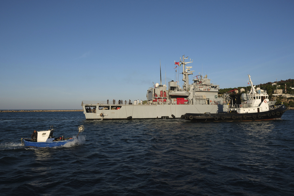 Italy: Transfer of migrants to Albania hot spots resumes – Navy ship Libra is south of Lampedusa
 –