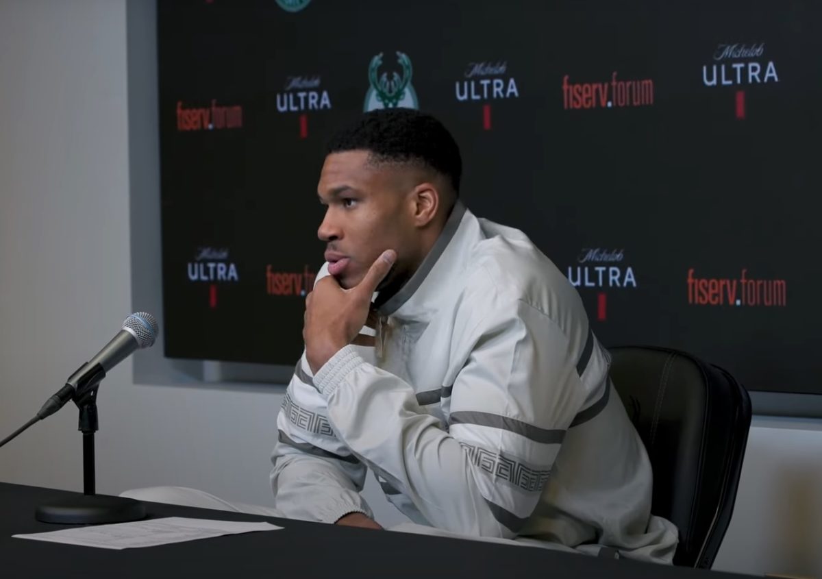 Giannis Antetokounmpo: The cool response to Trump’s racist comment (Video)
 –