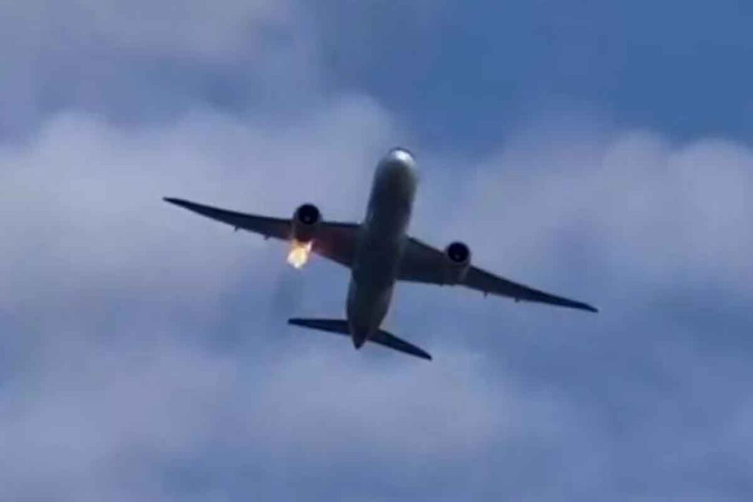 Italy: Boeing of a Chinese company returned to Fiumicino Airport in Rome – One engine caught fire (Video)
 –