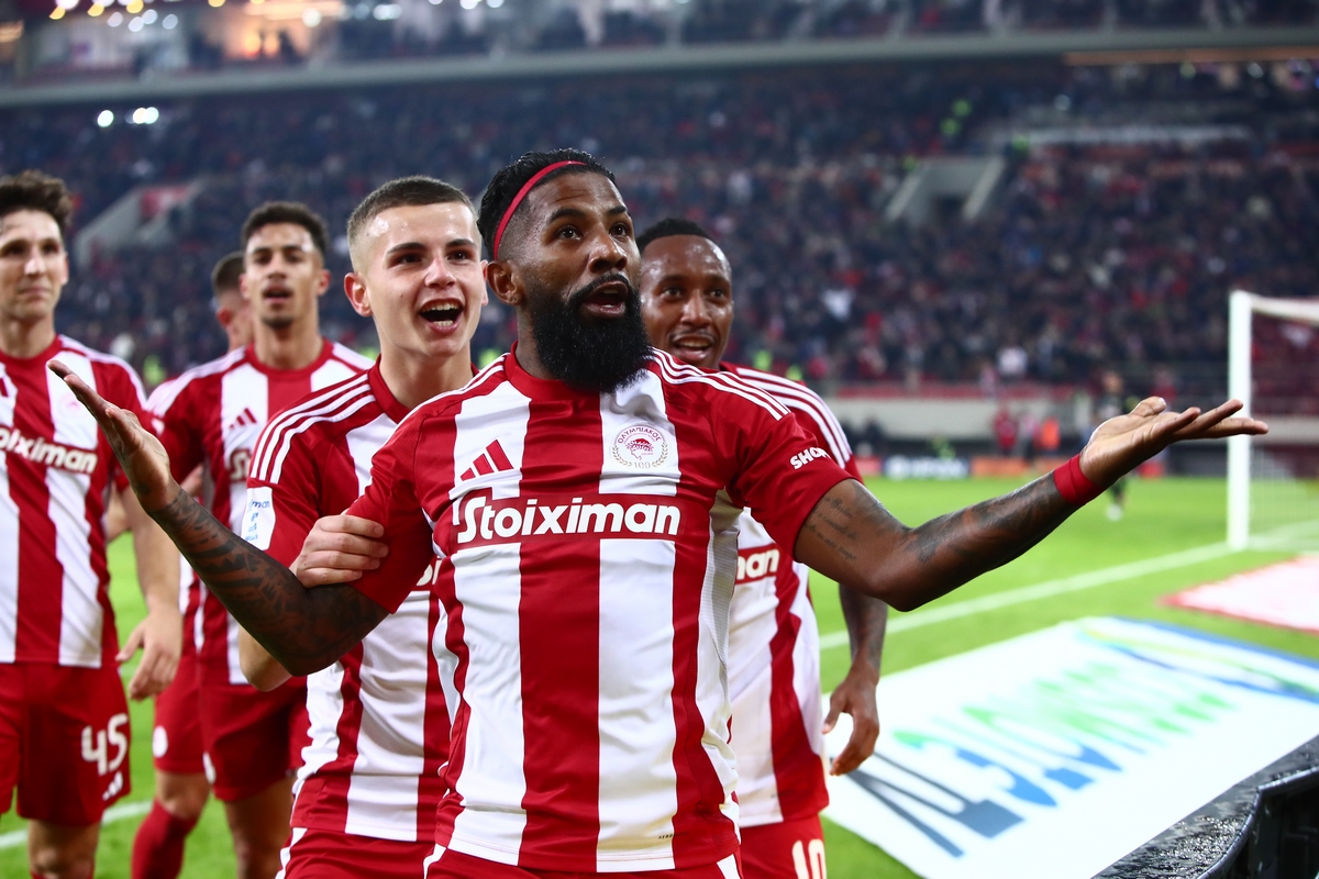 Olympiacos – AEK 4-1: An emphatic red and white victory that lifted him to the top
 –