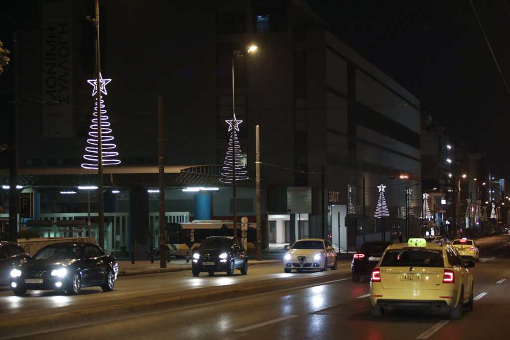 Αυτοκίνητο παρέσυρε και σκότωσε πεζό τα ξημερώματα στην Λεωφόρο Συγγρού (Video)