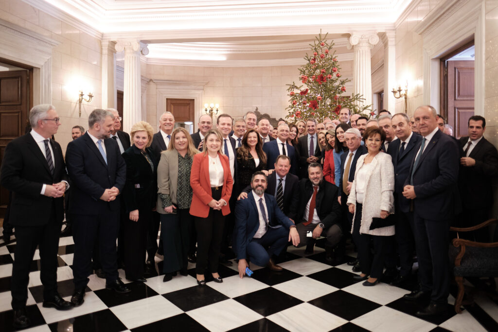 Μαξίμου: Ολοκληρώθηκε η εορταστική συνάντηση του Μητσοτάκη με τους γαλάζιους βουλευτές- Ζυμώσεις με ορίζοντα την ψήφιση για την ΠτΔ