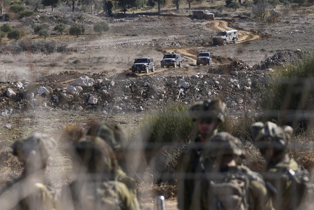 Συρία: Το Ισραήλ βομβαρδίζει αεροπορικές βάσεις, καταστρέφοντας δεκάδες αεροσκάφη και ελικόπτερα