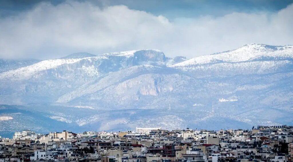 Κακοκαιρία «Έλενα»: Στα λευκά τα ορεινά της Αττικής –  Πώς θα εξελιχθεί τις επόμενες ημέρες