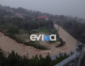 Εύβοια: Προβλήματα από την κακοκαιρία &#8211; Πλημμύρισαν δρόμοι (Photos)