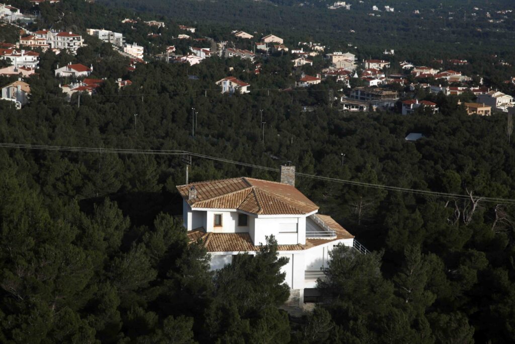 Χειμερινά εξοχικά: Φρέναραν οι τιμές, ήπια η ζήτηση – Ποιοι είναι σήμερα οι αγοραστές