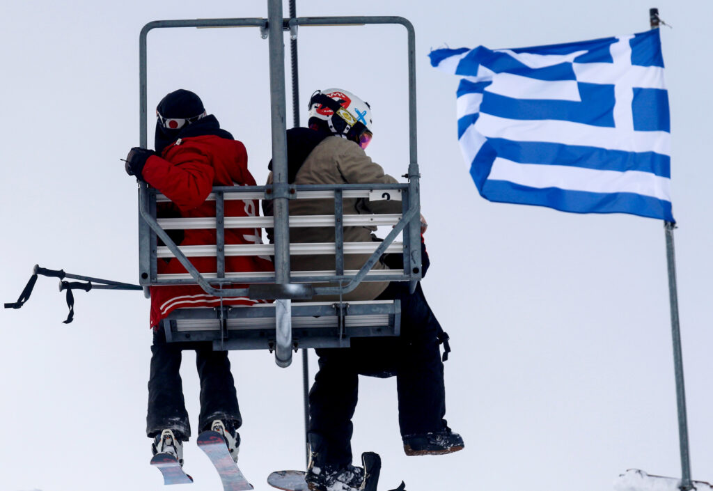 Χιονοδρομικά κέντρα: Χρονιά ρεκόρ επισκεπτών – Ποιο χιονοδρομικό ξεπερνά τα 15.000 άτομα ημερησίως