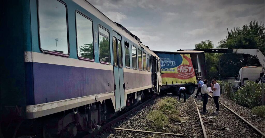 Νέο δυστύχημα με τρένο της Hellenic train: Νεκρός οδηγός φορτηγού στο Κιλκίς μετά από σύγκρουση