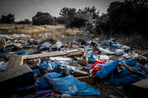 Στα μαχαίρια για το τέλος ταφής