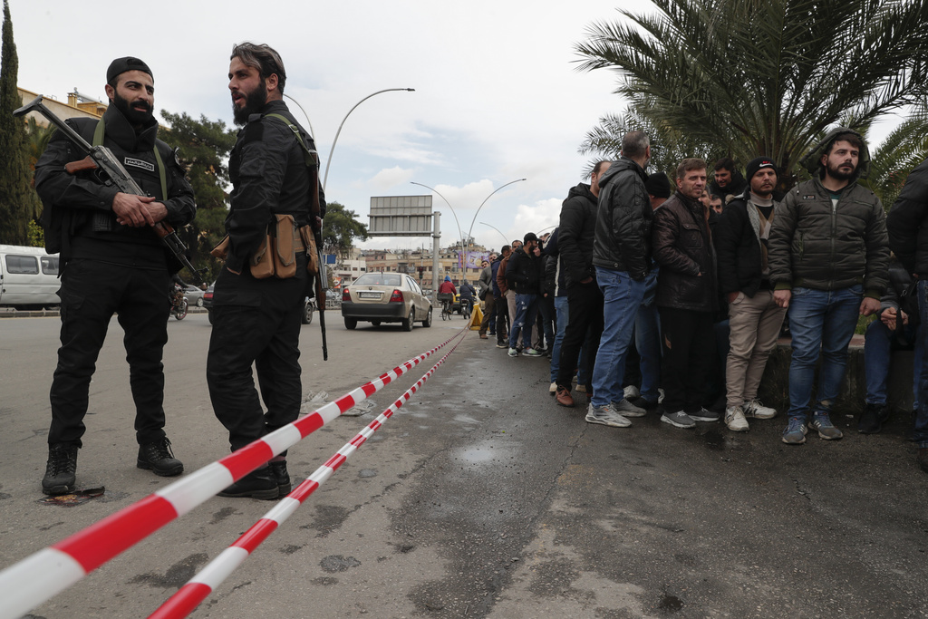 Συρία: Δημόσια εκτέλεση δημάρχου του Άσαντ – Καταγγελίες για μαζικές συλλήψεις και εκτελέσεις