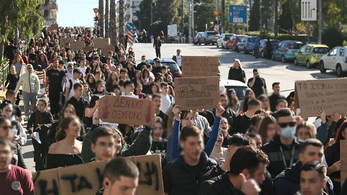 Μαθητικές πορείες για να μη συγκαλυφθεί το έγκλημα στα Τέμπη – Ετοιμάζεται συλλαλητήριο για τις 7 Φεβρουαρίου