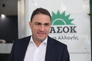 Τσουκαλάς (ΠΑΣΟΚ): Ο πρωθυπουργός ισχυρίζεται πως παραπλανήθηκε, αλλά συστηματικά παραπλανούσε τους πολίτες