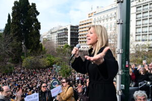 Μήνυμα Καρυστιανού από το Σύνταγμα: «Διαπράξατε τη μέγιστη ύβρη, θα λάβετε τα δέοντα μέσα από τον παλμό της Νέμεσης» (Video)