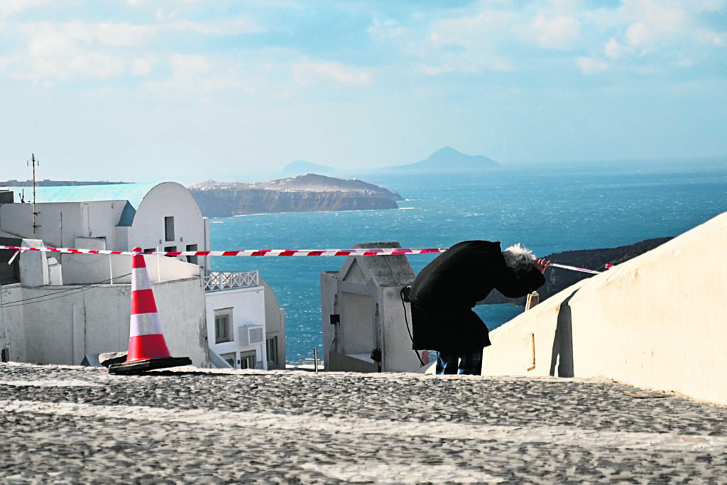 Σεισμοί Κυκλάδες: «Ψυχραιμία παρά το έντονο βουητό και τις δονήσεις» – Επιστήμονες μιλούν στο Documento