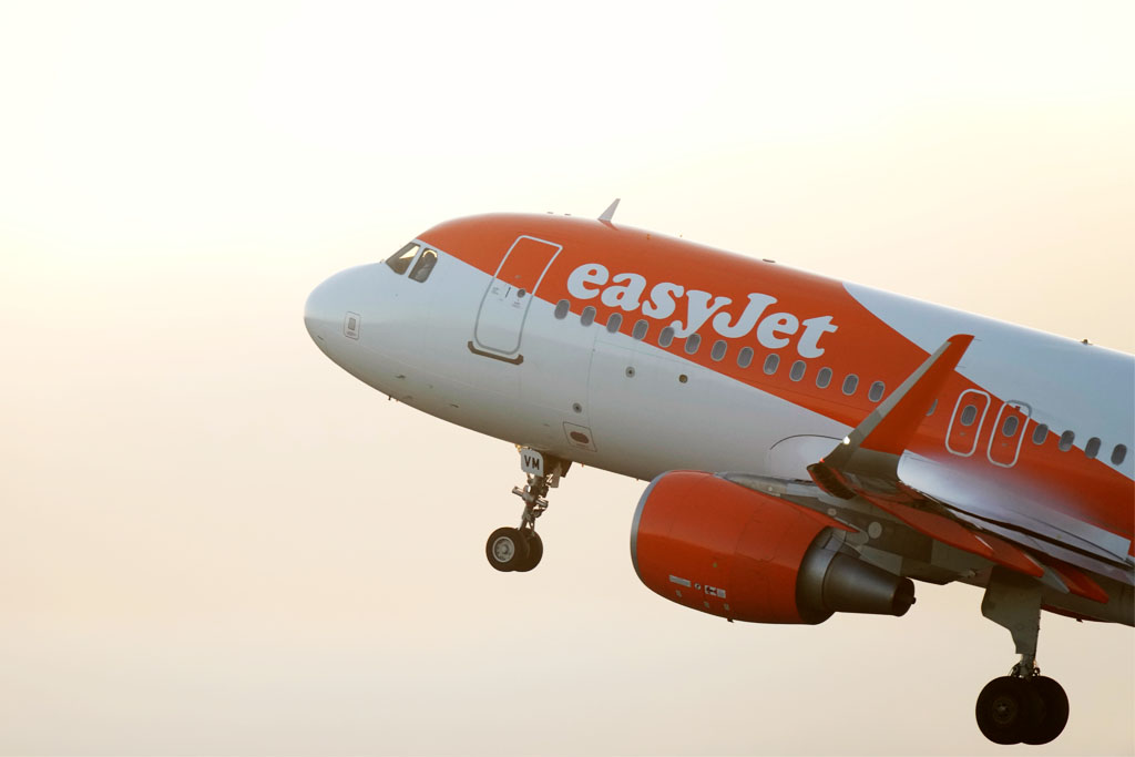 Αναγκαστική προσγείωση αεροπλάνου της easyJet στην Αθήνα – Κατέρρευσε ο πιλότος