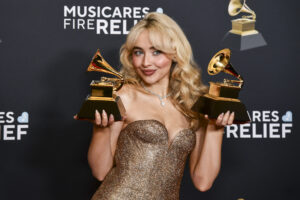 Grammy 2025: Σάρωσαν Κέντρικ Λαμάρ, Σαμπρίνα Κάρπεντερ &#8211; Το άλμπουμ της χρονιάς η Μπιγιόνσε (Όλοι οι νικητές)