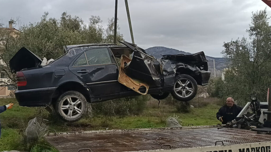 Φυλή: Πώς έγινε το μοιραίο δυστύχημα με 15χρονο νεκρό και μια κοπέλα να χάνει το πόδι της