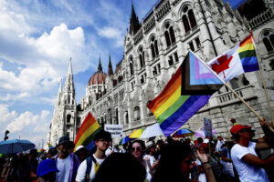 Ουγγαρία: Απαγόρευση του Pride με απόφαση Ορμπάν και υπογραφή του προέδρου Σούλιοκ (Videos)