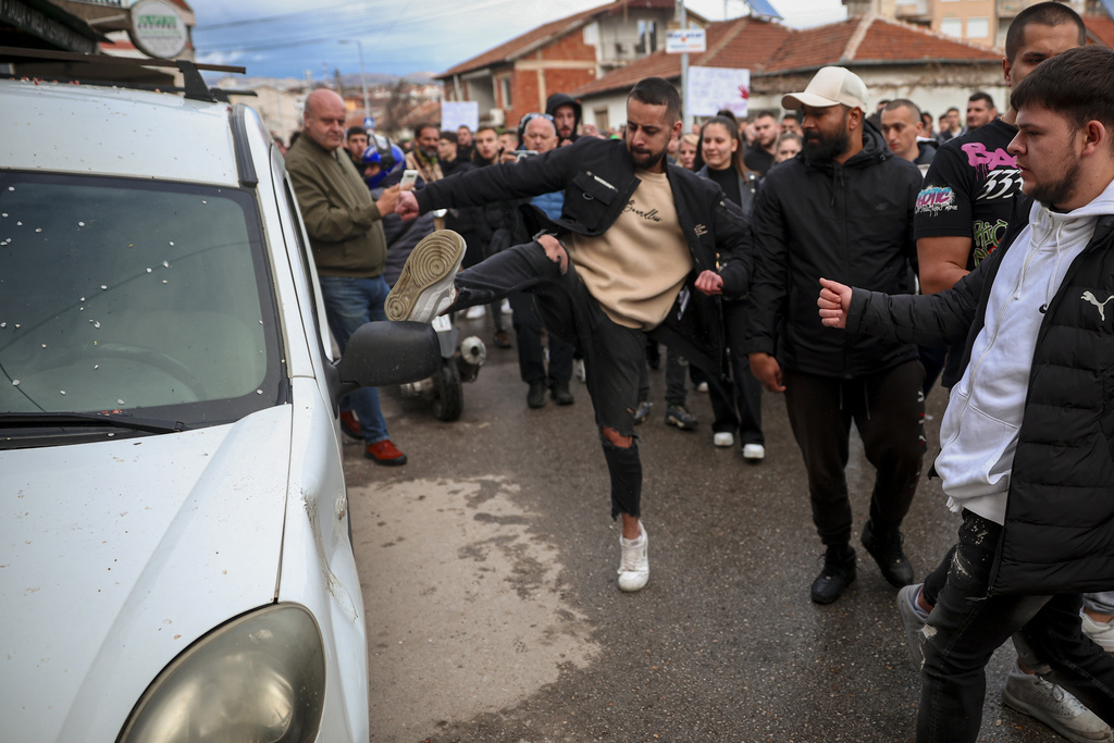 Βόρεια Μακεδονία: Επεισόδια σε συγκέντρωση για τους 59 νεκρούς στο Κότσανι (Video)