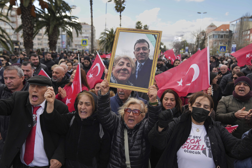 Τουρκία: Ολοκληρώθηκε η κατάθεση του Ιμάμογλου – Αρνείται τις κατηγορίες για τρομοκρατία