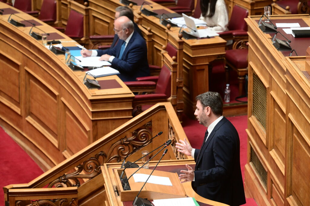 Από σύντροφοι, άσπονδοι εχθροί: «Σφαγή» Ανδρουλάκη – Φλωρίδη στη Βουλή