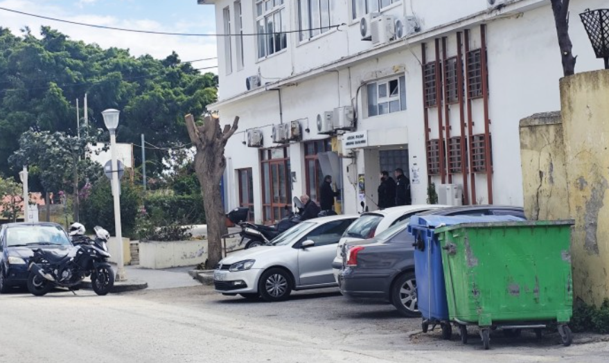 Ρόδος: Σκληροί δίσκοι, έγγραφα και συνομιλίες στο «μικροσκόπιο» για το κύκλωμα στην Πολεοδομία – Κατασχέθηκαν 200.000 ευρώ